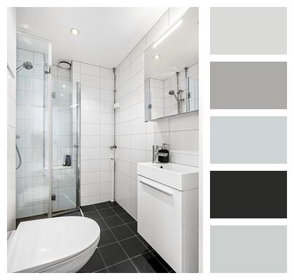 Real Estate Bathroom Interior Image